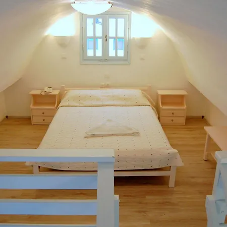 Otel Drossos Perissa (Santorini)