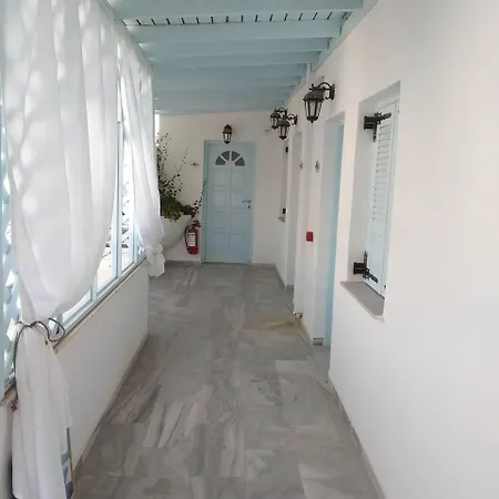 Drossos Perissa (Santorini)