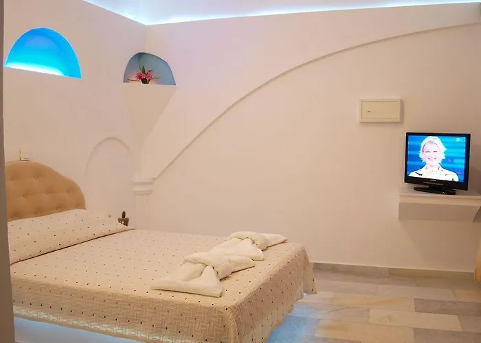 Drossos Hotel Perissa (Santorini)