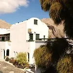 Drossos 4* Perissa (Santorini)