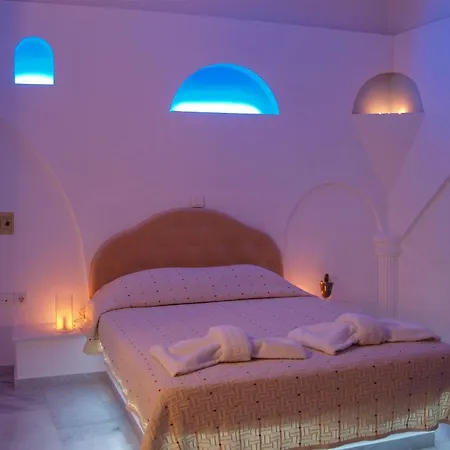 Drossos Hotel Perissa (Santorini)