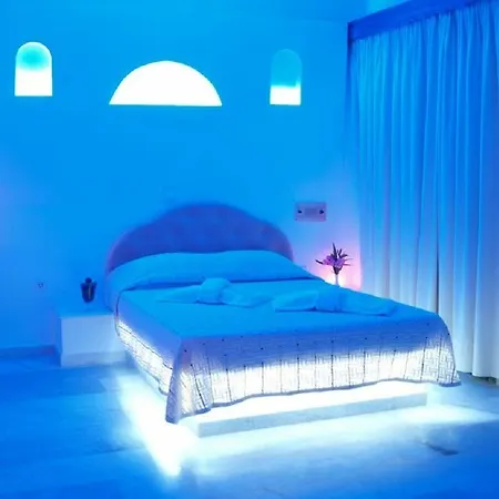 Drossos 4* Perissa (Santorini)